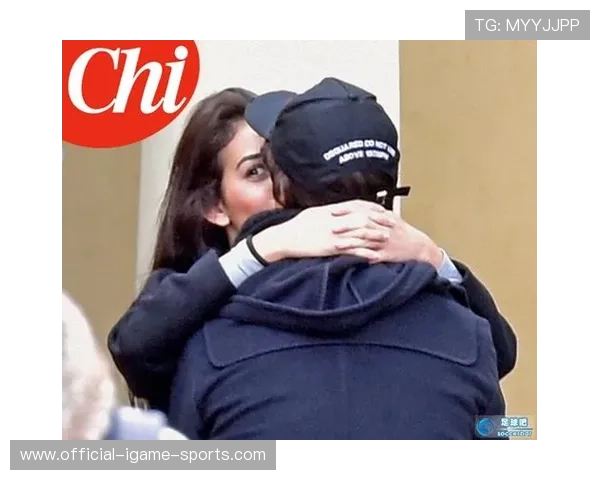 C罗疑似新恋情小号留言被扒，话题一路飙升